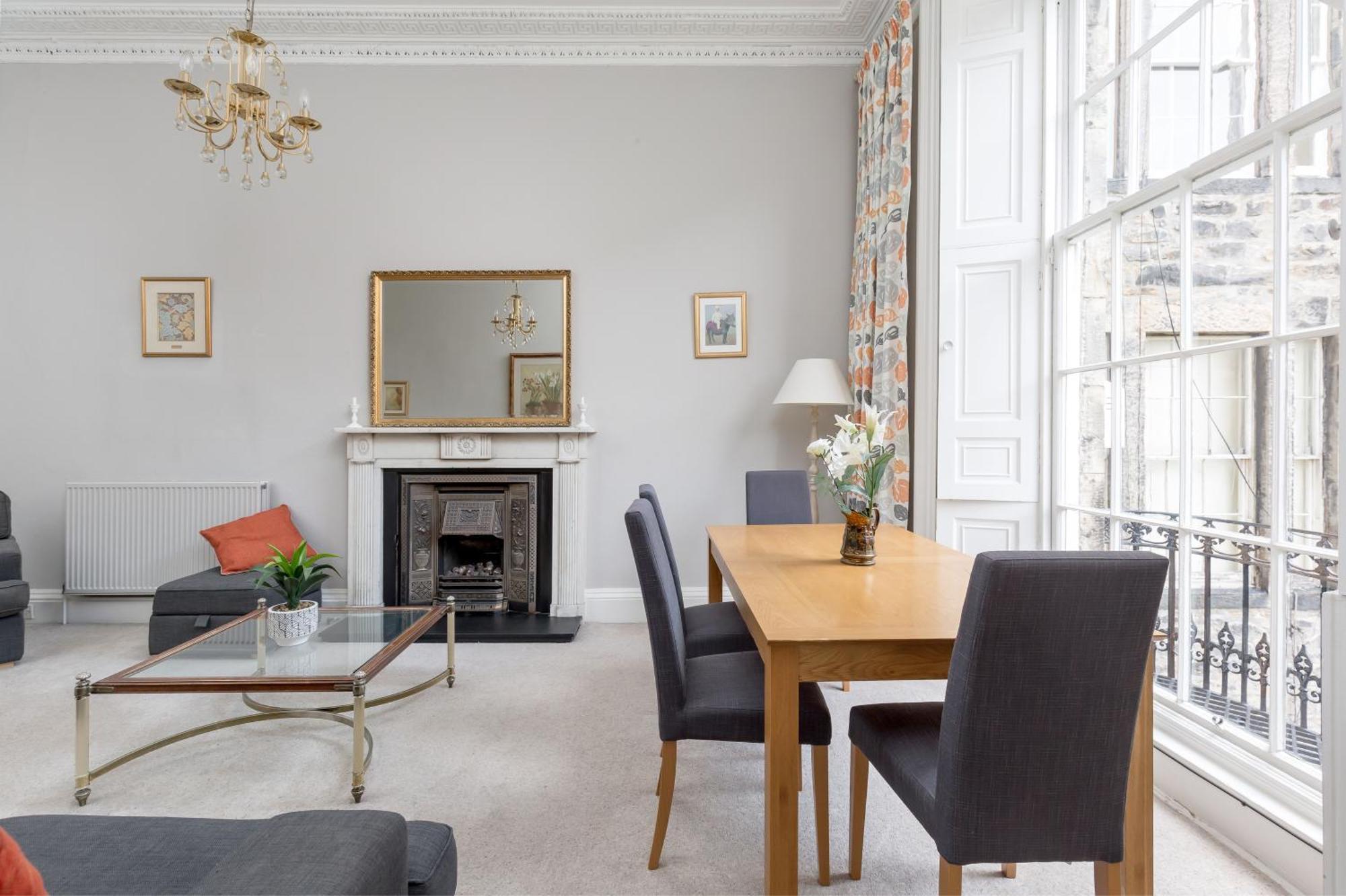 Light And Spacious 2 Bedroom Flat In Heart Of EDI Exteriér fotografie